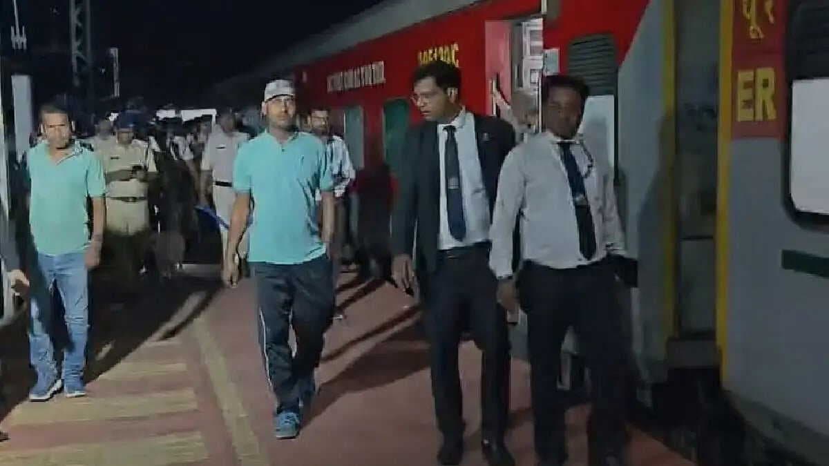 Bomb scare in Punjab Mail brings train to a halt on Howrah–Burdwan chord line