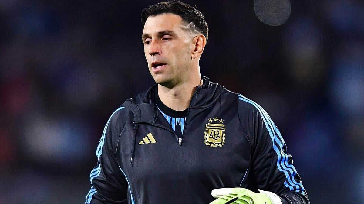 Emiliano Martinez injury scare worries Argentina ahead of FIFA World Cup 2026