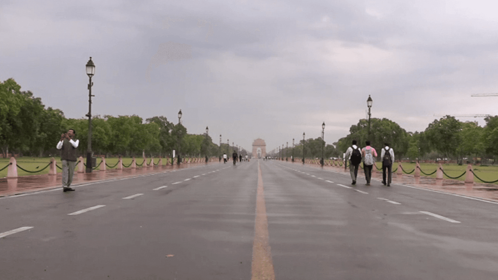 Orange alert in Delhi-NCR as high-speed winds and lightning batter city