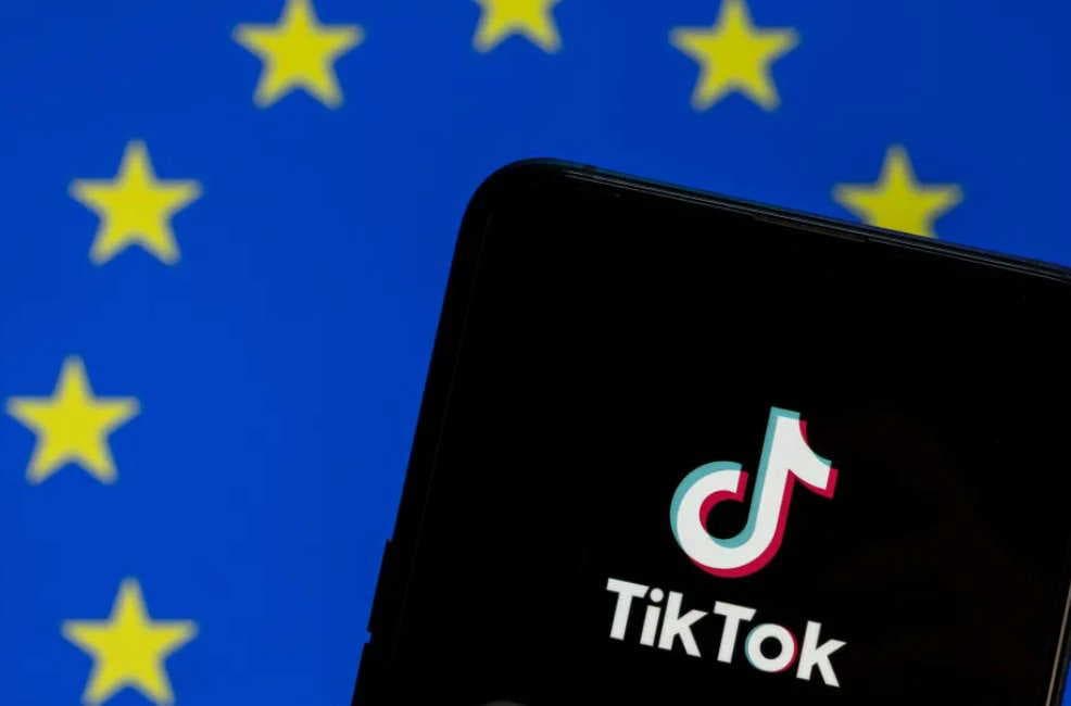 Infinite scroll, autoplay in EU crosshairs over teen addiction fears