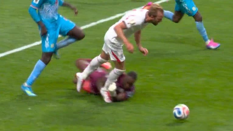 Engalnd's Harry Kane penalty appeal denied after VAR review