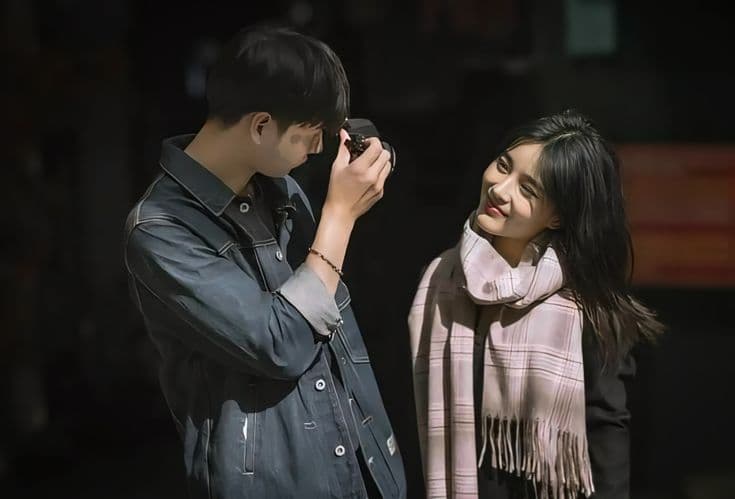 Couple on first date