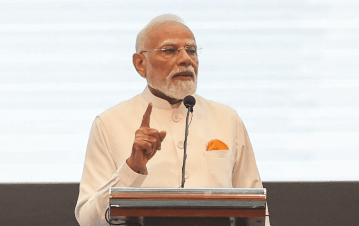 Responding to a question from journalists, Rudrendra Tandon said it would not be appropriate for a civil servant to comment on the Prime Minister's political methods. (X)