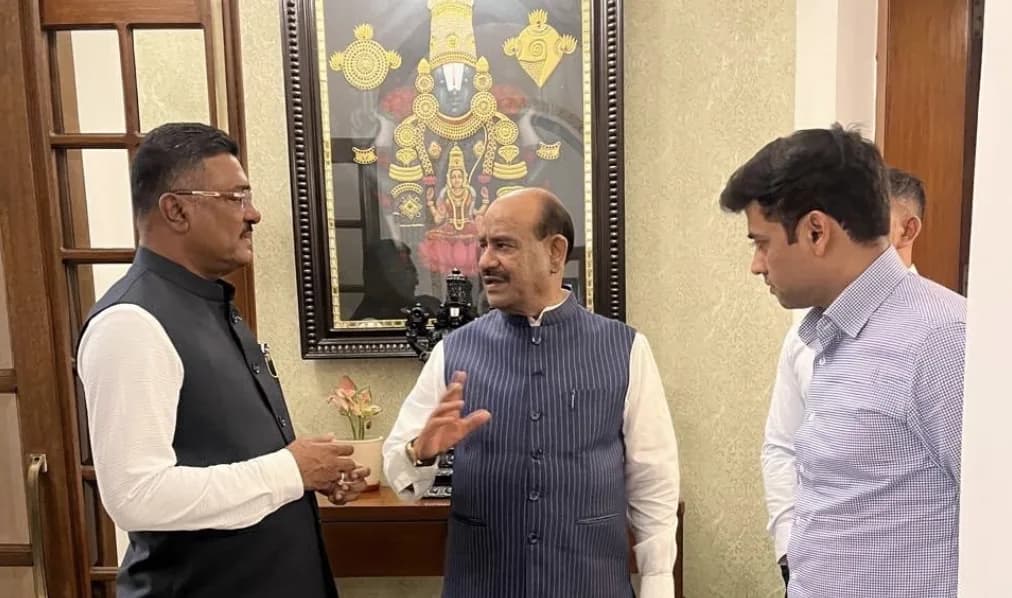 Operation Tiger: Secret meeting photos reveal Sena MPs’ switch plan