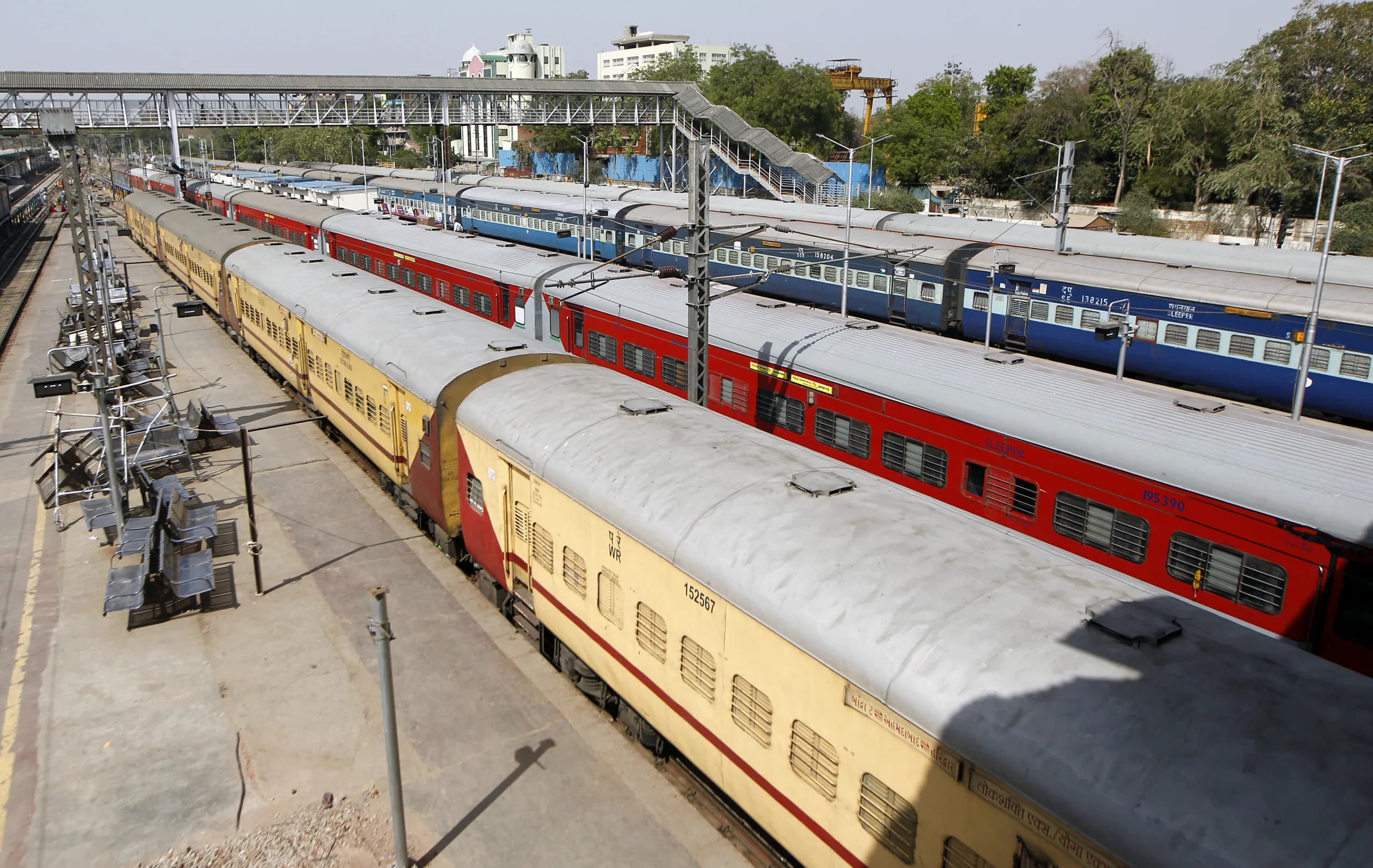 An RTI-based investigation has revealed that over 1.27 crore linen items were stolen from Indian Railways AC coaches between 2022 and May 2026/ (ANI Photo)