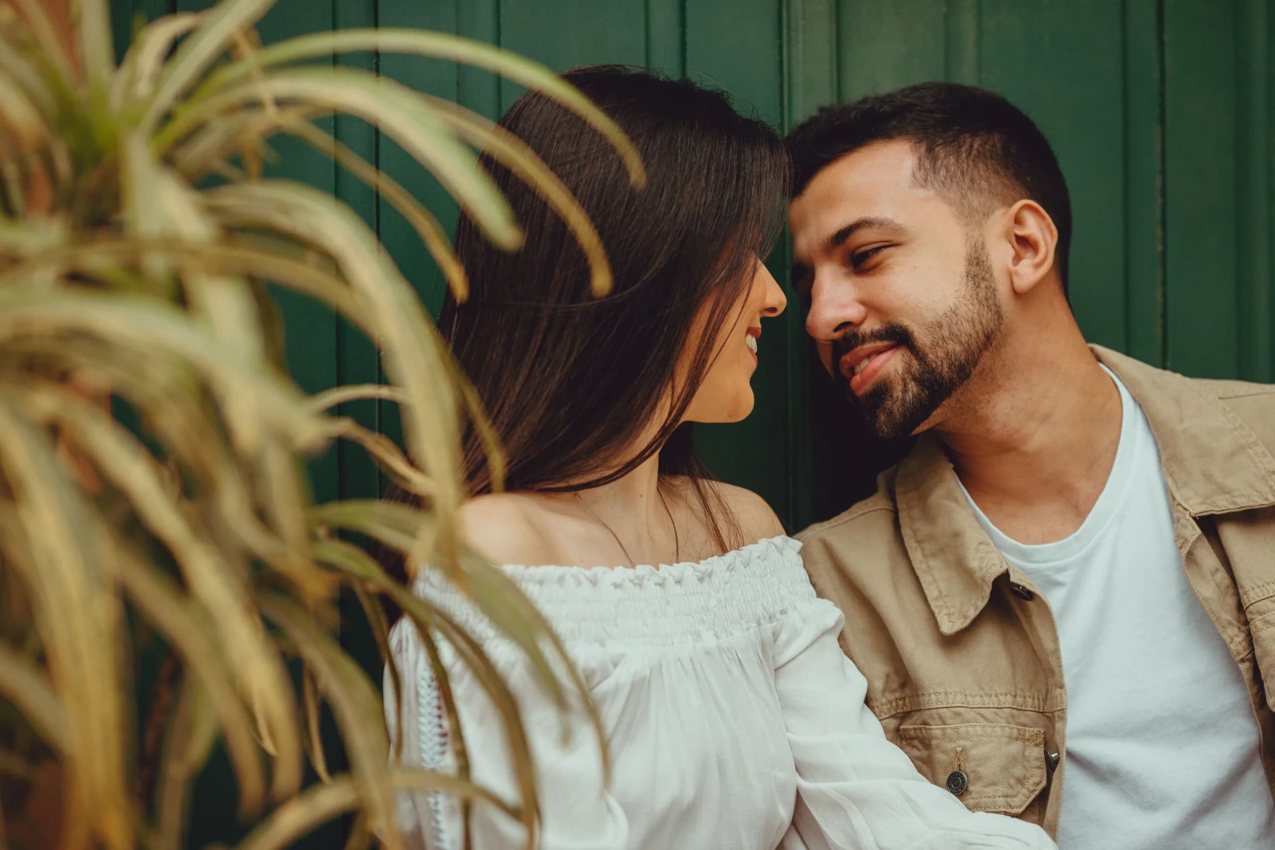 What is Eyecontactship? The dating trend taking over Gen Z