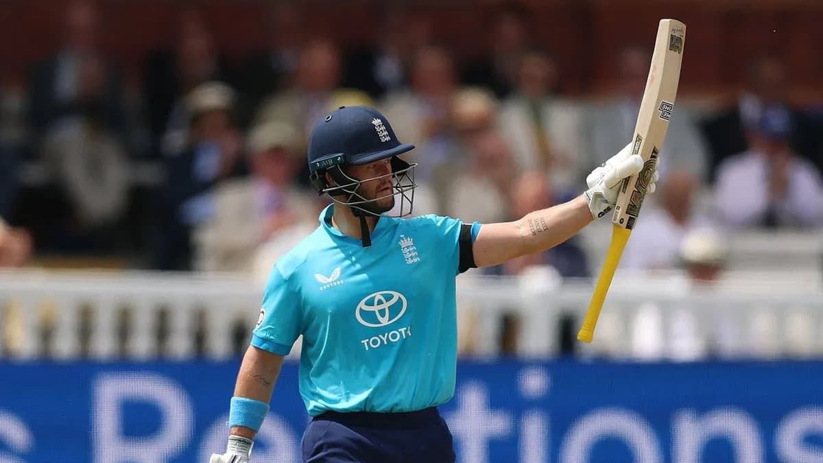 Ben Duckett rewrites Lord's history with stunning century. । X/@CREX