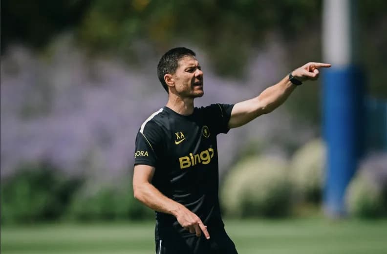 Chelsea training reveals Alonso's early blueprint in Sydney. (X)