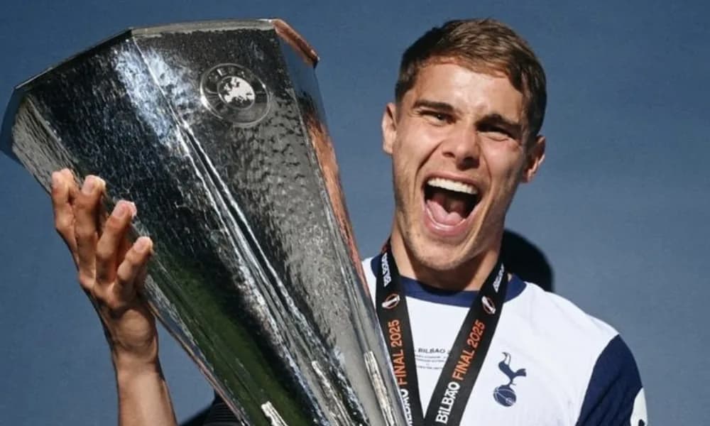 Micky van de Ven says Spurs' spending shows fresh ambition. (X)